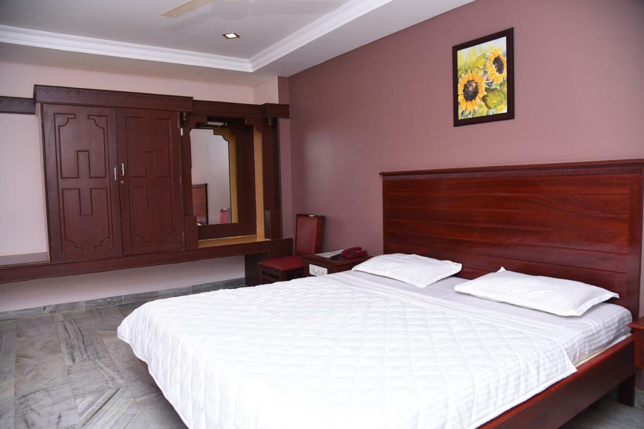 קראיקודי Hotel Subhalakshmi Palace מראה חיצוני תמונה